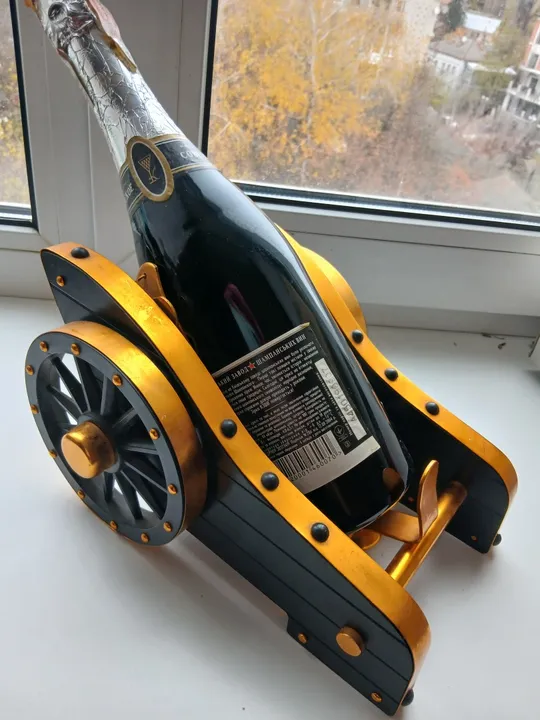 Вінтажна декоративна підставка під пляшку . СССР. На торгах