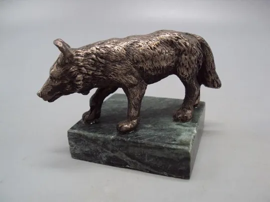 Фигура на подставке статуэтка волк серебро 925 проба вес 221 г размер 5,3х8,7х5,2х5,2 см №14274 Ціна