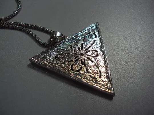 Бижутерия колье цепочка с кулоном треугольник длина цепочки 81 см, длина кулона 5 см №17 Недорого