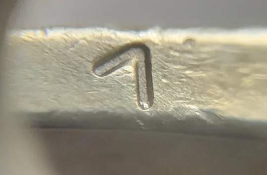 (5152) 1 гривня 2001 1АД1 невеликі викрошки внизу цифри "1" слова "2001" на гурті (1 гривна 2001 1АД1 брак) З аукціону