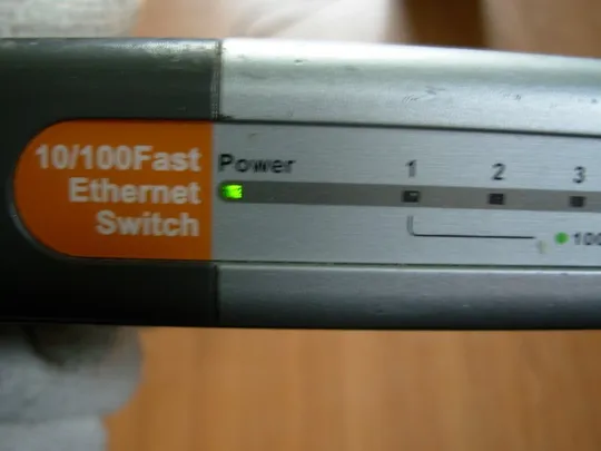 Комутатор-маршрутизатор D-link DES 1008 D Ціна