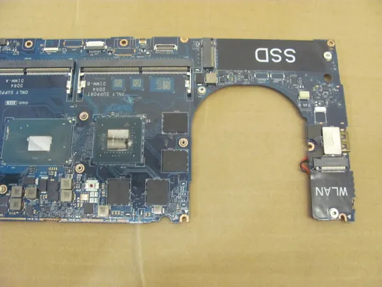 номер0917-5 материнська плата Mainboard Материнка Основна плата Системна плата Плата системи Laptop motherboard мамка ноутбучна плата CAM00 \ 01 LA-E331P SR32N Intel Core i7-7820HQ  для Dell Precision 5520, XPS 15 9560  оригінал Де купити