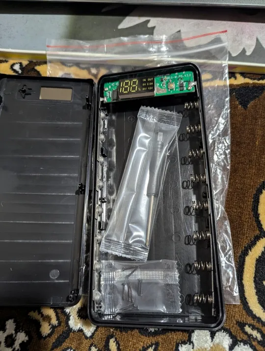 Купити Корпус для павер банка на 8шт 18650 DIY Case Power Bank 32000mAh QC