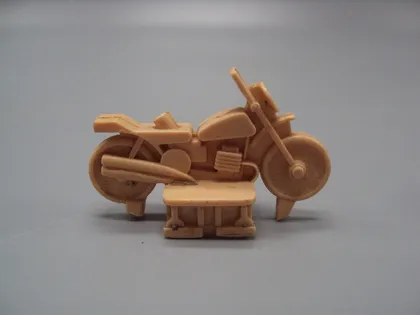 фото, Фигурка киндер сюрприз мотоцикл на металических колесах-валах №18587м