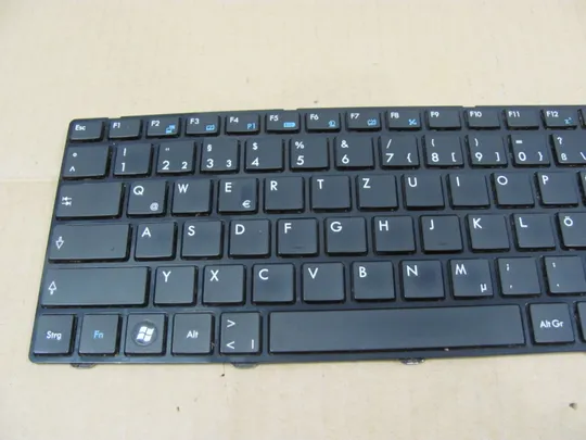 747-28 клавіатура V111922AK5   для MEDION Akoya P6512 оригінал З аукціону