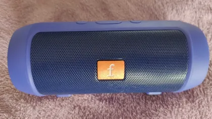 фото, Портативна колонка фіолетового кольору, потребує заміни usb-порта!