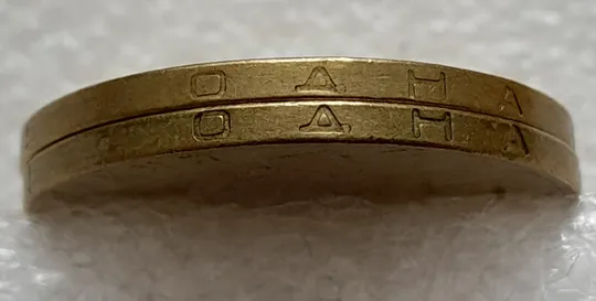 (256) 1 гривня 2005 викрошка у 'Д' в слові 'ОДНА' на гурті - 2 монети одним лотом (1 гривна 2005 брак) Ціна