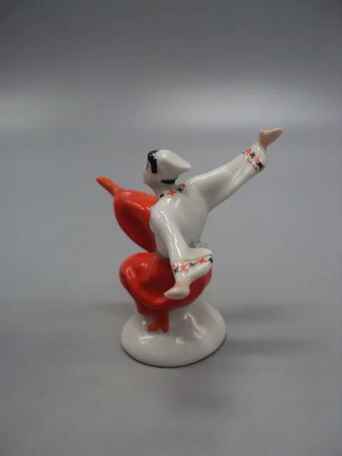 Фигура фарфор статуэтка миниатюра Барановка гопак танец танцор высота 6,1 см под реставрацию №18 З аукціону