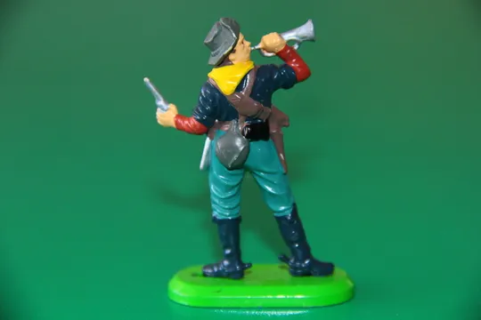 Купити КАВАЛЕРИСТ 7-ої КАВАЛЕРІЇ США з горном та револьвером BRITAINS  54мм Англія