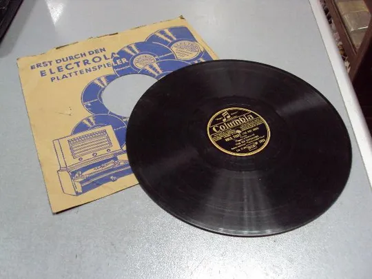 пластинка сolumbia The Six Swingers – Hold Tight (The Fish Song) / Mutiny In the Nursery №2601-к З аукціону