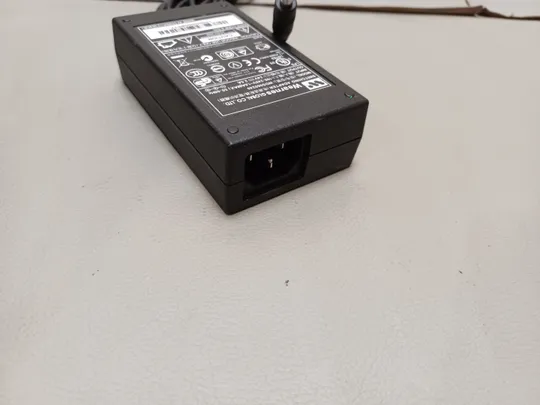 0639 адаптер живлення  WDS060240 24V 2.5A   НІМЕЧЧИНА Продаж