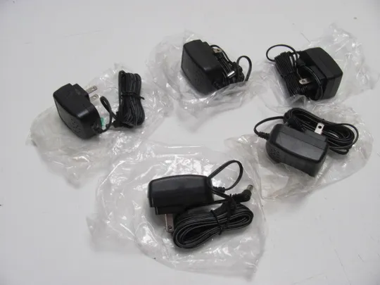 0622 адаптер живлення  S004LU0900050 9V 500MA  5 шт НІМЕЧЧИНА Ціна