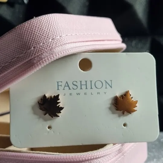 Сережки "Кленовий лист" З аукціону