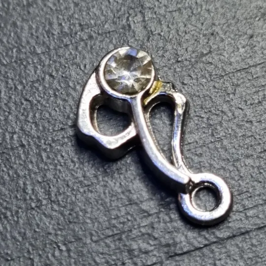 Кулон у формі ноти Інтернет-аукціон