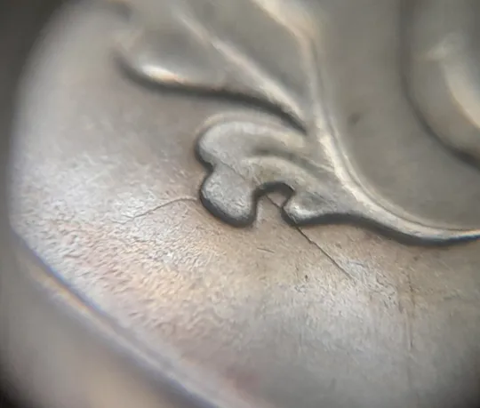 Купити (7124) 25 копійок 2014 розколи у році карбування на аверсі (25 копеек 2014 брак)