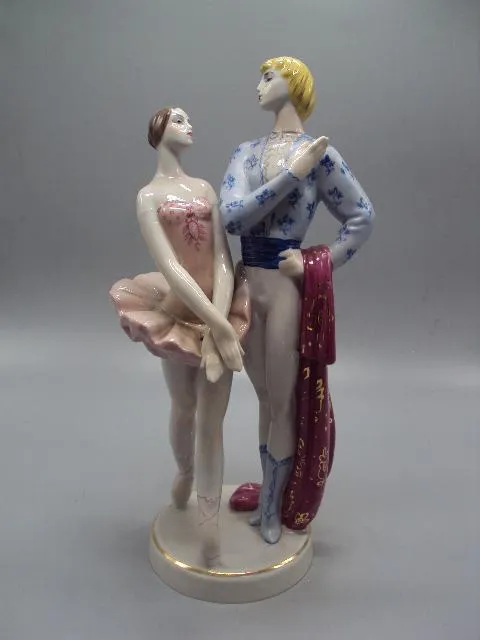 Фигура фарфор статуэтка Киев балет дуэт Ромео и Джульетта балетная пара высота 29,8 см №221 Ціна