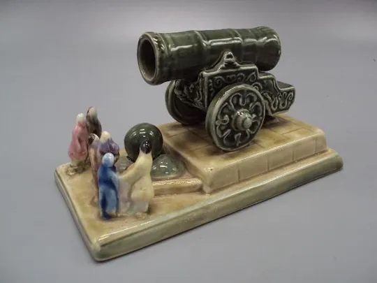 Купити Фигура фарфор Конаково ЗиК царь пушка экскурсия к царь пушке размер 8х13,5х7,7 см склейка №92