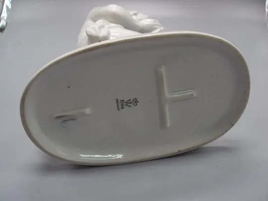 Фигура фарфор статуэтка Валлендорф Германия Wallendorf обнаженная девушка умывается ню 27,2см №14443 Характеристики