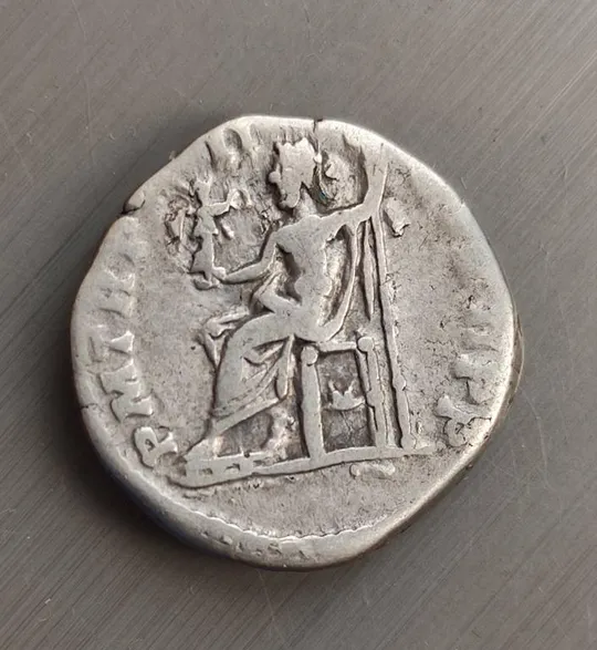 Купити 194 год н.э. Монета Рима денарий Септимий Север, Юпитер держит Викторию, серебро vk865