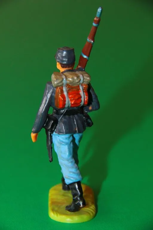 Купити ПІХОТИНЕЦЬ ПІВНОЧІ НА МАРШІ № 9171 пехотинец  ELASTOLIN 70мм ФРГ