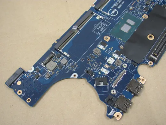 594-9  материнська плата AAZ60 LA-C461P SR2F0 i5-6300U  для Dell Latitude E7470  7470 оригінал Де купити