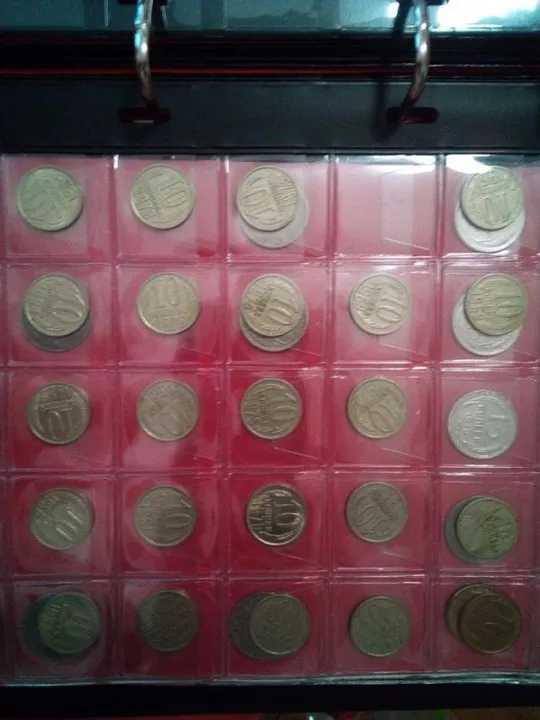 Альбом радянських монет с 1924-1991 рік без ратитета Інтернет-аукціон