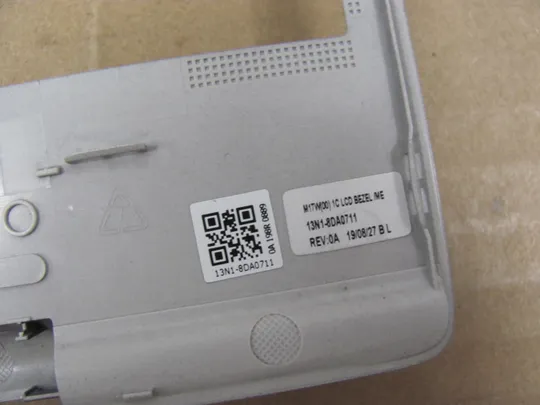 831-4 рамка матриці 13N1-8DA0Q01 13N1-8DA0711  для  MEDION AKOYA E17201 S17402 P17603  оригінал Інтернет-аукціон