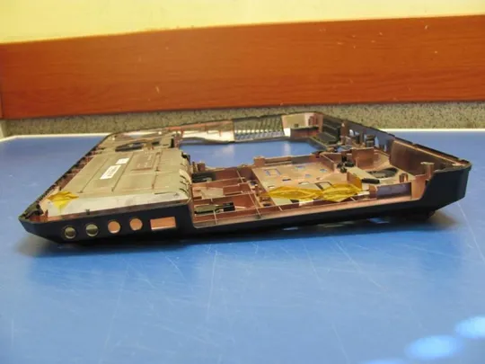 №50-3 Кришка (дно, корито, піддон) корпуса для MEDION ERAZER X6811 оригінал Характеристики