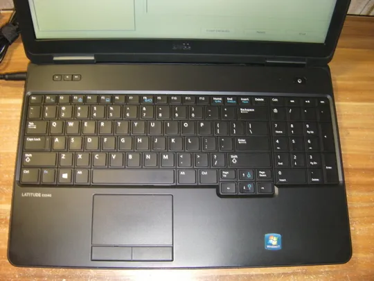 Купити Dell Latitude E5540 Матовий 15.6&quot; LED I3-4030U 4х1.90 8ГБ/500ГБ Вебка BT Dell Робоча Батарея та Новий 90-Вт Б/Ж з США #3