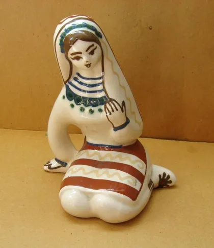 фото, Українська дівчина - гуцулка = кераміка = СРСР