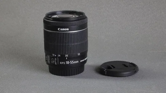 Об&#039;єктив Canon EF-S Canon Zoom Lens EF-S 18-55mm 1:3.5-5.6 IS STM Ф58mm Вживане Продаж