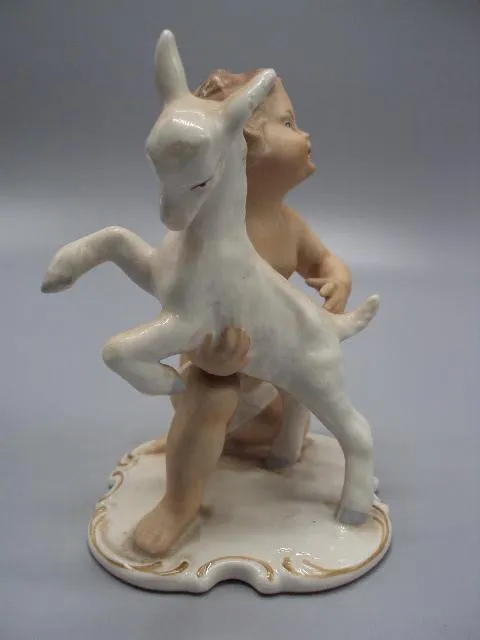 Фигура фарфор Германия путти ребенок и козлик мальчик с козленком высота 14 см №14345 Інтернет-аукціон