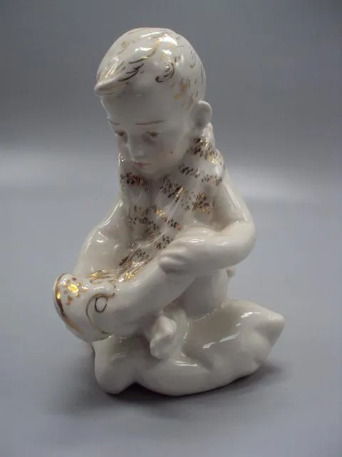 Фигура фарфор статуэтка ПЗ Песочное мальчик с полотенцем ребенок вытирает ноги высота 14,8 см №14461 Ціна