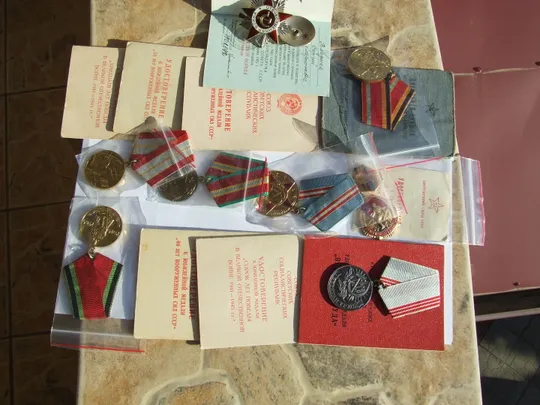 Орден ВОВ -2 ст. № 1 502 692 на Владыка С. и 7 медалей.г. Ужгород + доки Характеристики