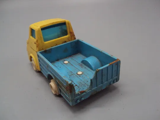 Модель машинка грузовик ДЗИ игрушка автомобиль ссср донецкая фабрика игрушек 5,1х10,3 см №15597 Інтернет-аукціон