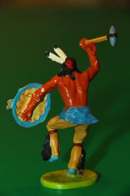 Купити ІНДІАНЕЦЬ З ТОМАГАВКОМ 6816 индеец ELASTOLIN 70мм ФРГ