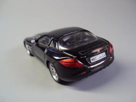 машинка mercedes mclaren slr черный 1:43 высота 3,2 см, длина 10,5 см №9493 З аукціону