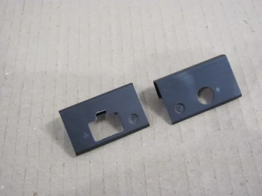 номер0252-11 заглушки  петель   для  Dell Latitude E5590 E5591 оригінал Ціна