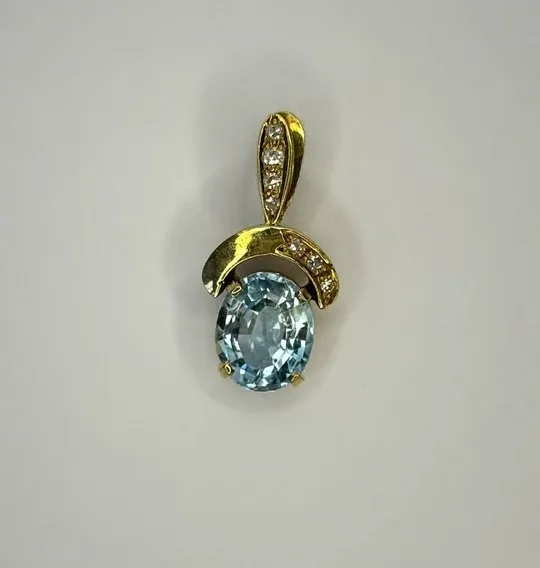 Купити Кулон. Золото. Діаманти. Топаз.