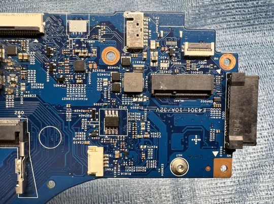 Материнская плата Lv315gm_mb 17839-1m 448.0dg05.001m от Lenovo v130-15igm model 81hL (на борту Intel Pentium N5000 SR3RZ, nuvoton npce285pa0dx) Де купити