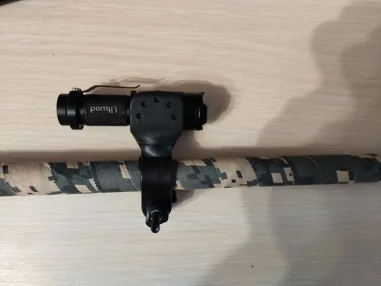 Тримач ліхтарика пинпоинтера на штанзі металошукача велосипе З аукціону