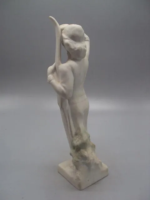 Фигура фарфор статуэтка Барановка лыжница спорт девушка с лыжами высота 23,5 см №14096 Де купити