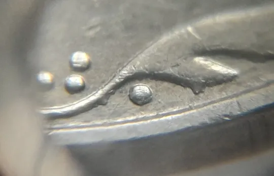 (5858) 25 копійок 2013 1ЕБм багаточисельні викрошки на вінку реверса (25 копеек 2013 1ЕБм) Де купити