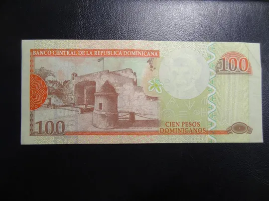 100 песо Домініканська Республіка 2012 UNC Ціна