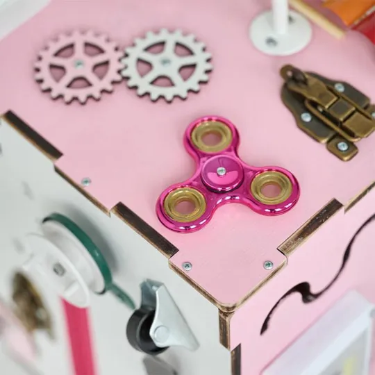 Бизикуб 30x30x30см, 33 элемента, Розовый (Развивающий бизиборд для детей) Характеристики