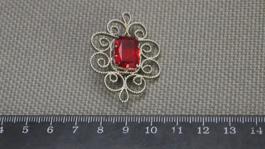 Брошка мельхіор скань червоне скло стара радянська біжутерія Вживане Де купити