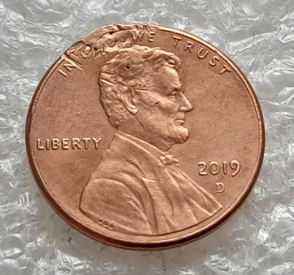 фото, (8205 ря) 1 цент 2019 D США (з дефектом)