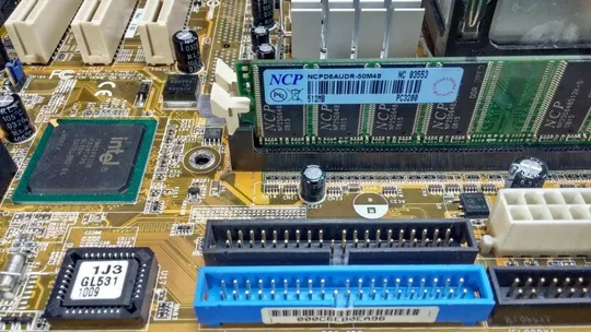 Купити Материнская плата ASUS P4BGL-MX LGA478 Rev 2.0 + Pentium 4 HT 2.80GHz + 512Mb DDR 400 + др.