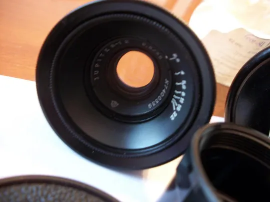 Объектив Юпитер-12 [черный] м-39 Комплект Состояние New-Нового [его скорее из крышек не выкручивали] Продаж