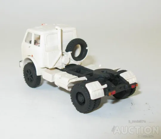 МАЗ-5429 (МАЗ-504В) седельный тягач - 1:87 H0 З аукціону
